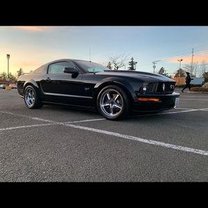 Meet your Posher, Carlos